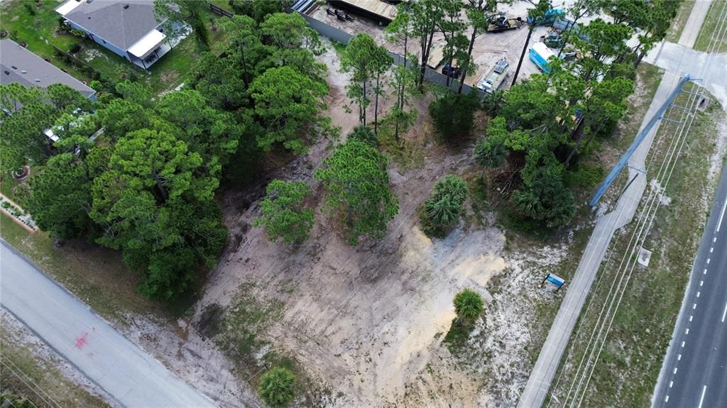 待售: $299,900 (0.96 acres)