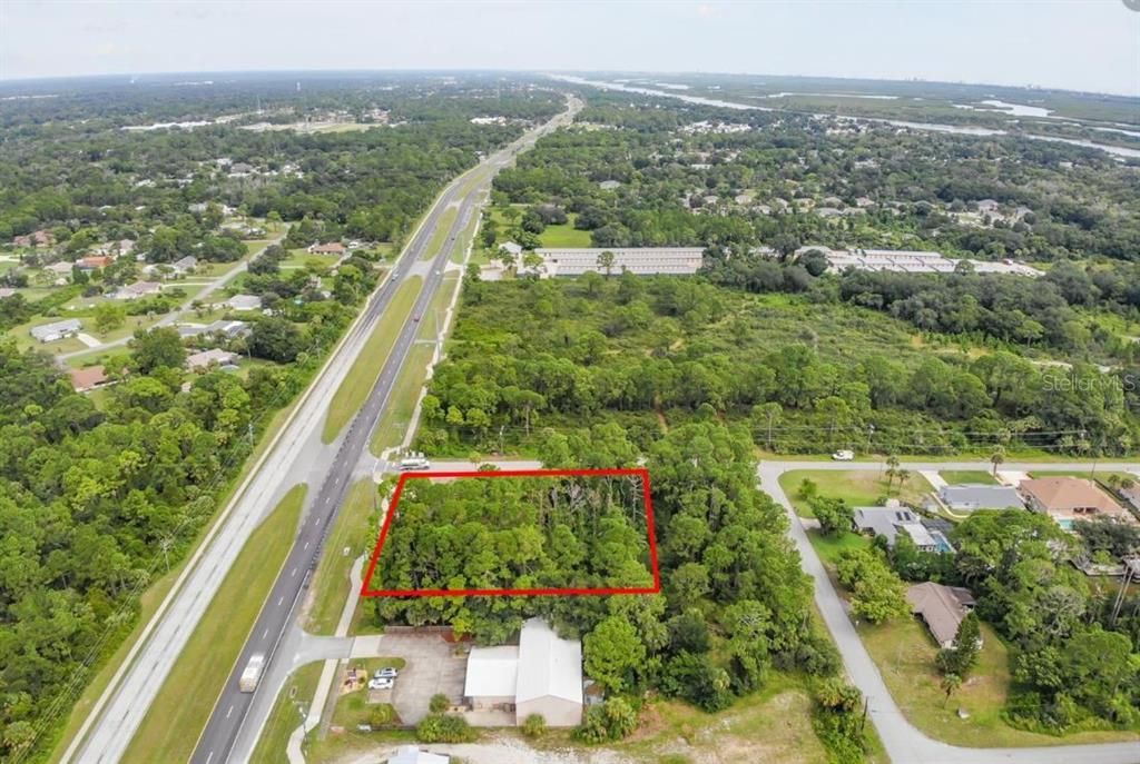 待售: $299,900 (0.96 acres)