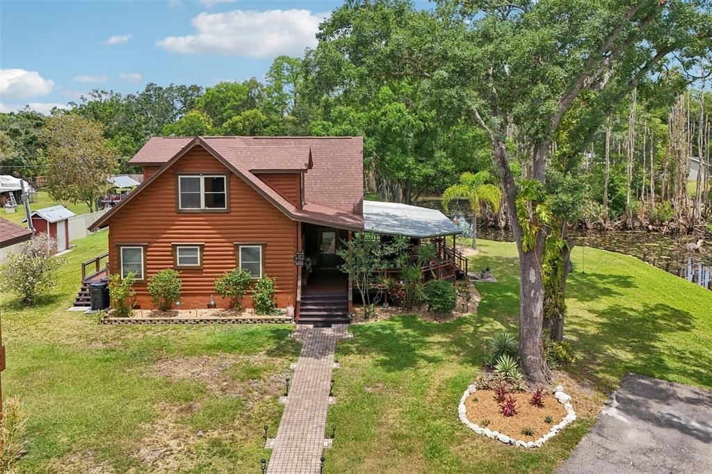 合同活跃: $825,000 (4 贝兹, 3 浴室, 2835 平方英尺)