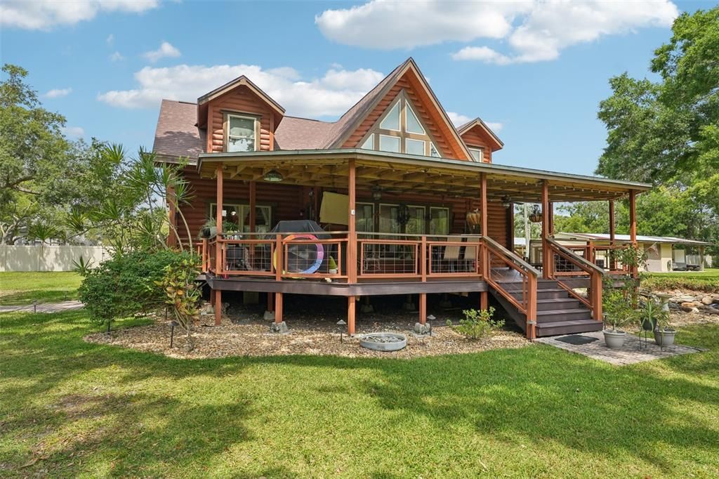 合同活跃: $825,000 (4 贝兹, 3 浴室, 2835 平方英尺)