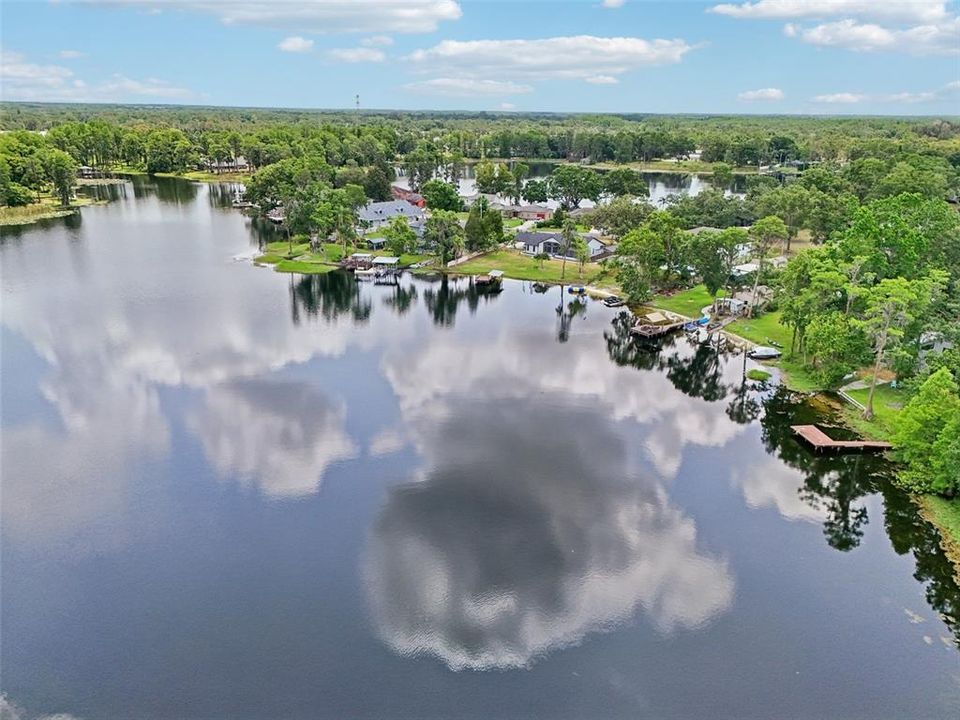 合同活跃: $825,000 (4 贝兹, 3 浴室, 2835 平方英尺)