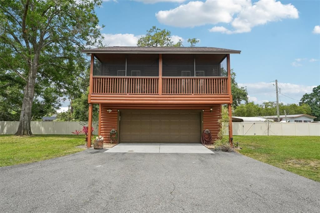 合同活跃: $825,000 (4 贝兹, 3 浴室, 2835 平方英尺)