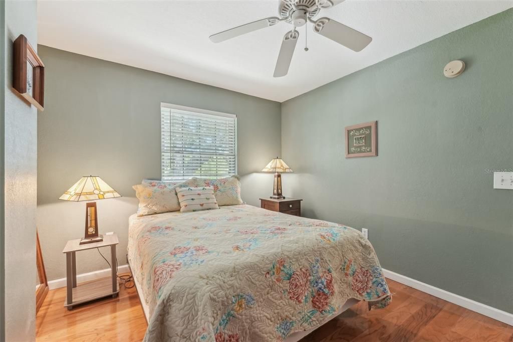 合同活跃: $825,000 (4 贝兹, 3 浴室, 2835 平方英尺)