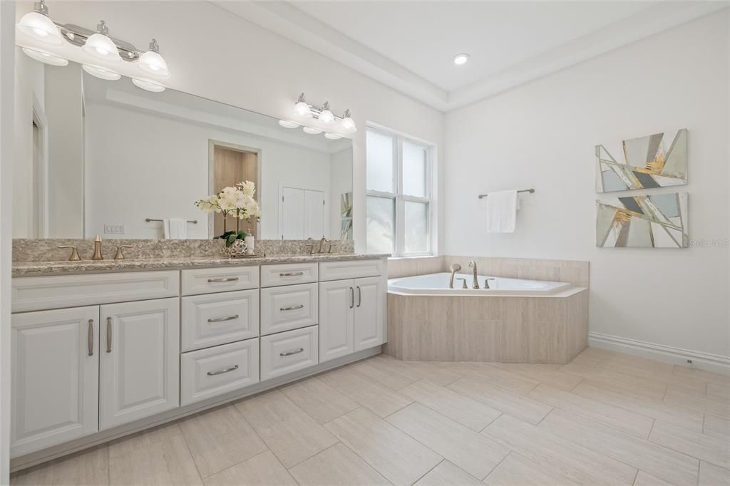 待售: $1,080,610 (3 贝兹, 3 浴室, 3330 平方英尺)