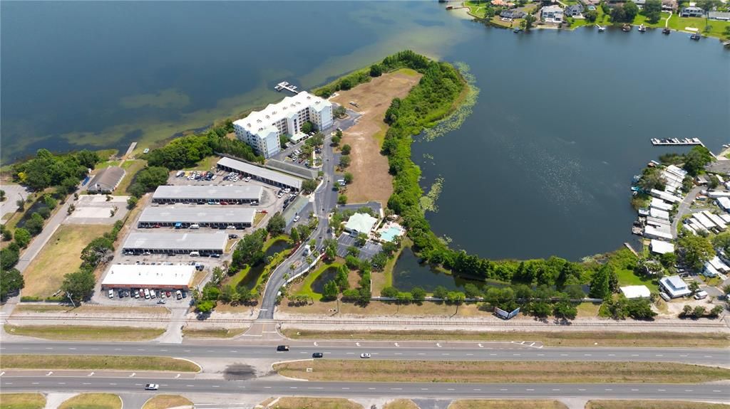 En Venta: $3,300,000 (6.52 acres)