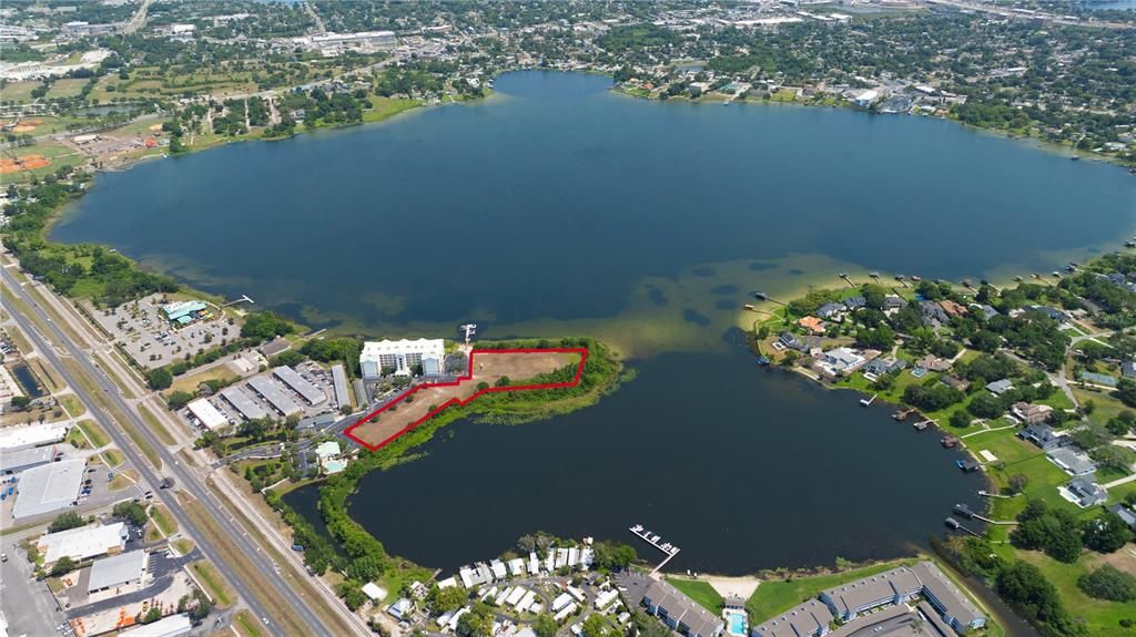 En Venta: $3,300,000 (6.52 acres)