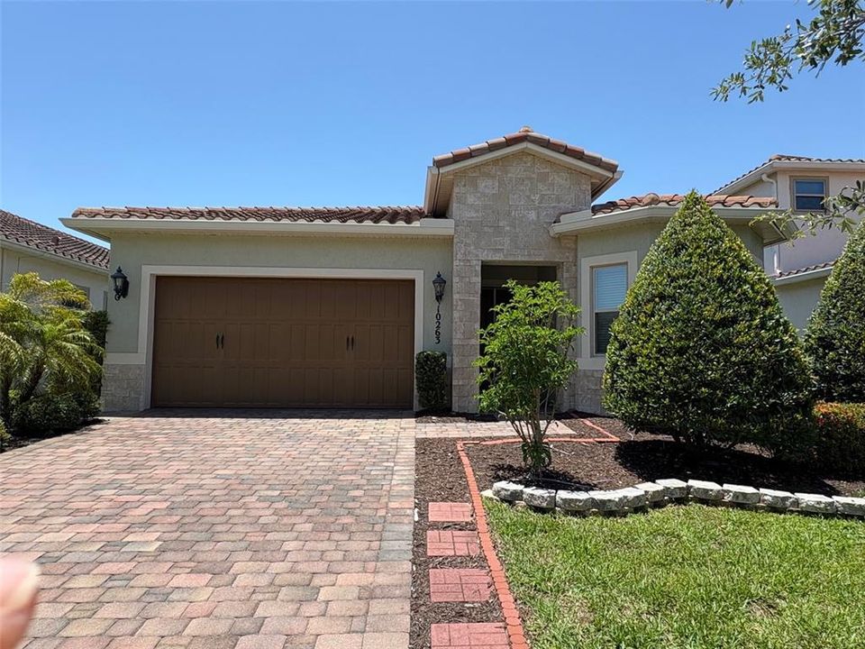 Recently Rented: $3,400 (4 beds, 3 baths, 2158 Square Feet)