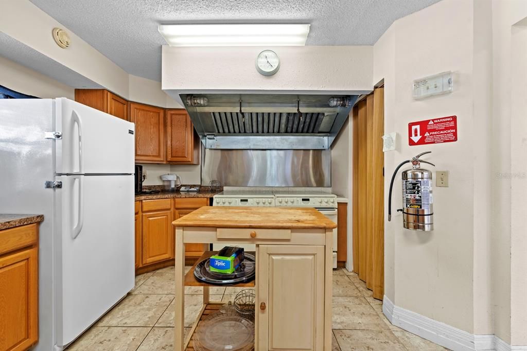 Под контрактом: $147,800 (2 спален, 2 ванн, 1025 Квадратных фут)