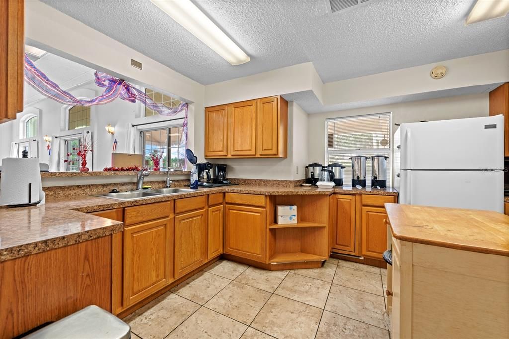 Под контрактом: $147,800 (2 спален, 2 ванн, 1025 Квадратных фут)