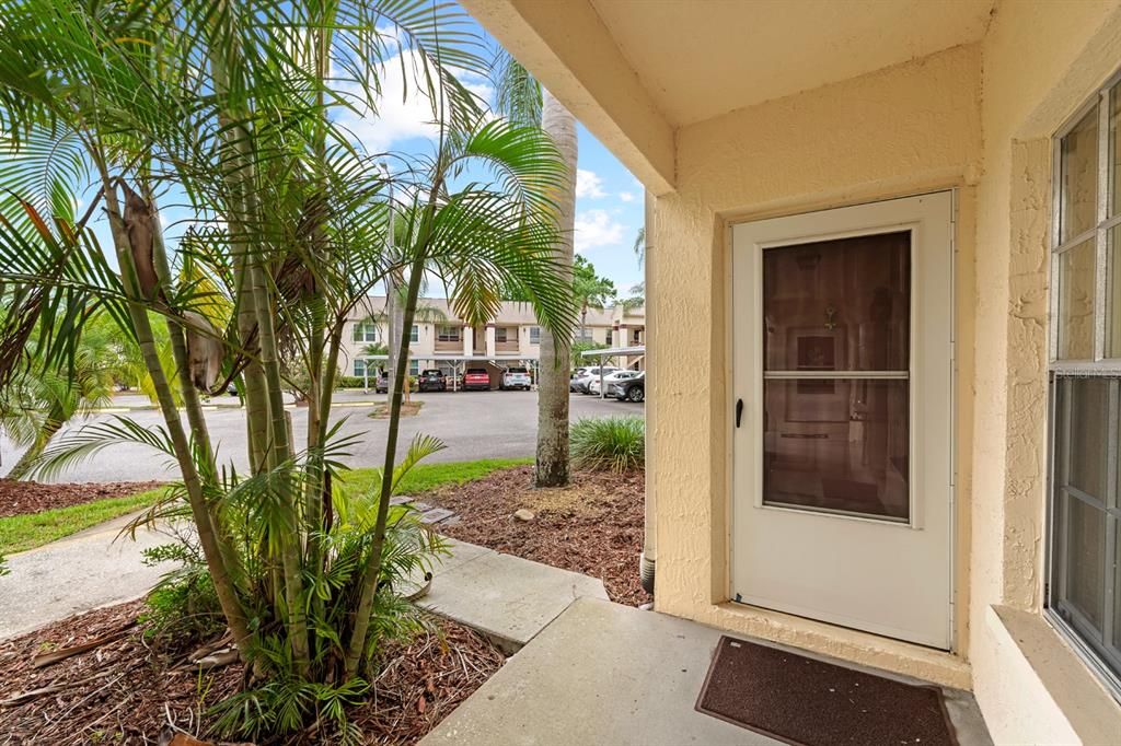 Под контрактом: $147,800 (2 спален, 2 ванн, 1025 Квадратных фут)