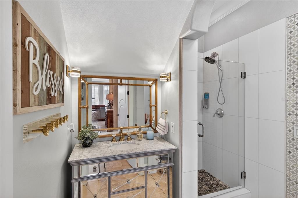 В аренду: $8,000 (4 спален, 5 ванн, 3595 Квадратных фут)
