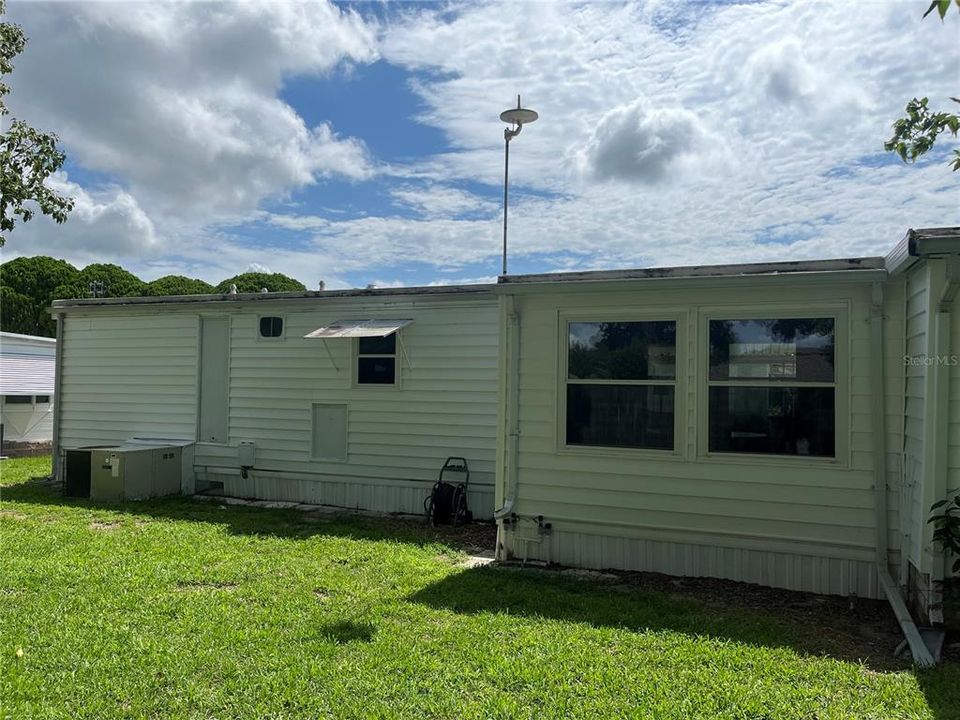 Active With Contract: $89,900 (2 beds, 2 baths, 1099 Square Feet)