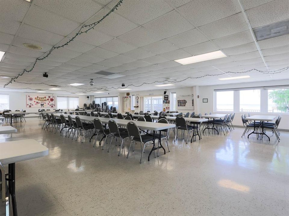 Active With Contract: $89,900 (2 beds, 2 baths, 1099 Square Feet)