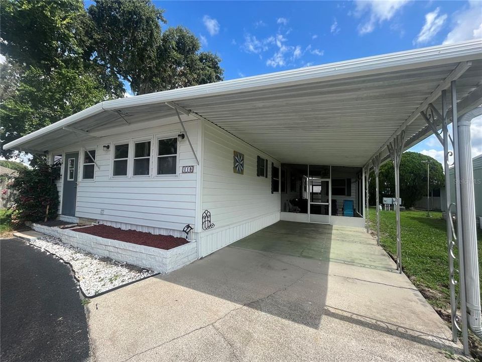 Active With Contract: $89,900 (2 beds, 2 baths, 1099 Square Feet)