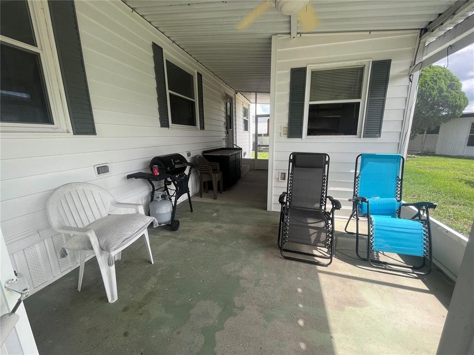 Active With Contract: $89,900 (2 beds, 2 baths, 1099 Square Feet)