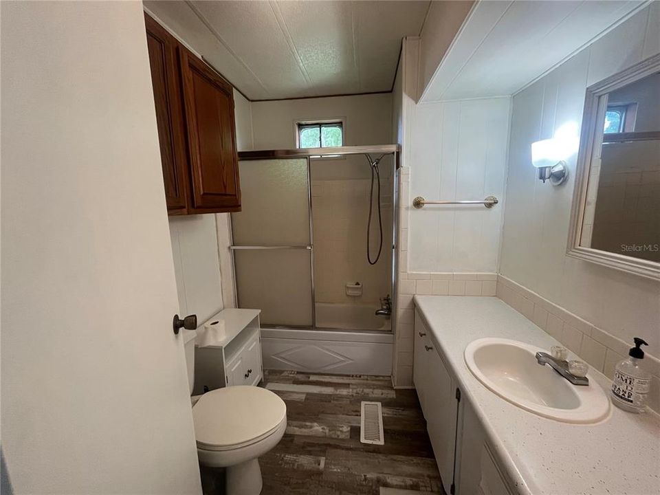 Active With Contract: $89,900 (2 beds, 2 baths, 1099 Square Feet)