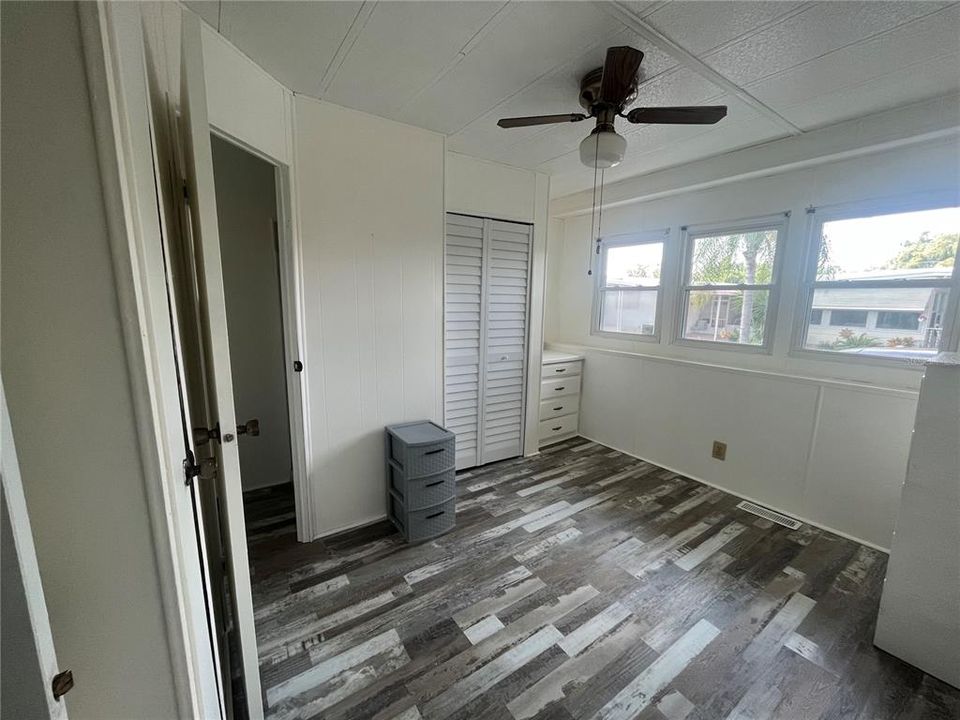 Active With Contract: $89,900 (2 beds, 2 baths, 1099 Square Feet)