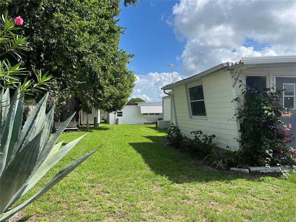 Active With Contract: $89,900 (2 beds, 2 baths, 1099 Square Feet)