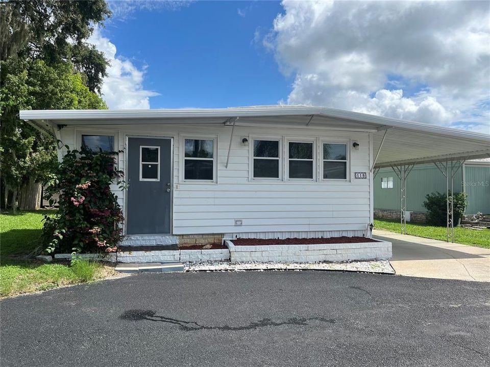 Active With Contract: $89,900 (2 beds, 2 baths, 1099 Square Feet)