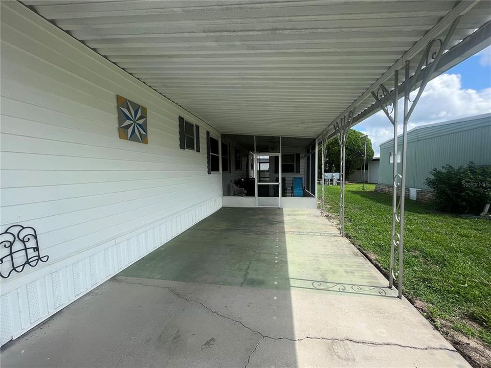 Active With Contract: $89,900 (2 beds, 2 baths, 1099 Square Feet)