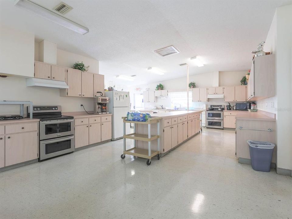 Active With Contract: $89,900 (2 beds, 2 baths, 1099 Square Feet)