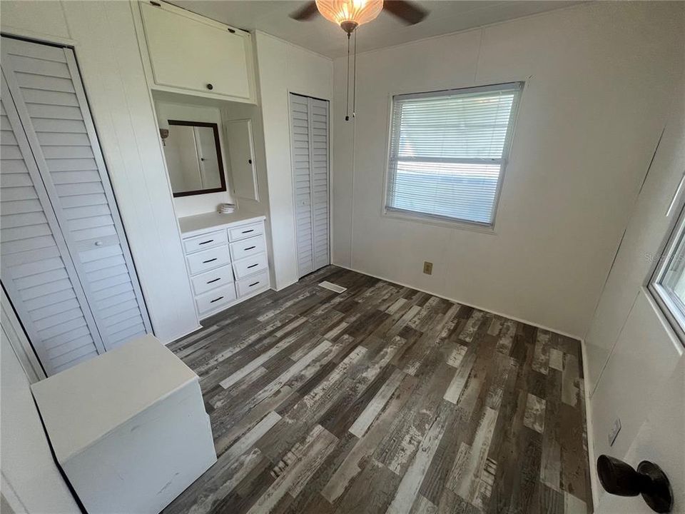 Active With Contract: $89,900 (2 beds, 2 baths, 1099 Square Feet)