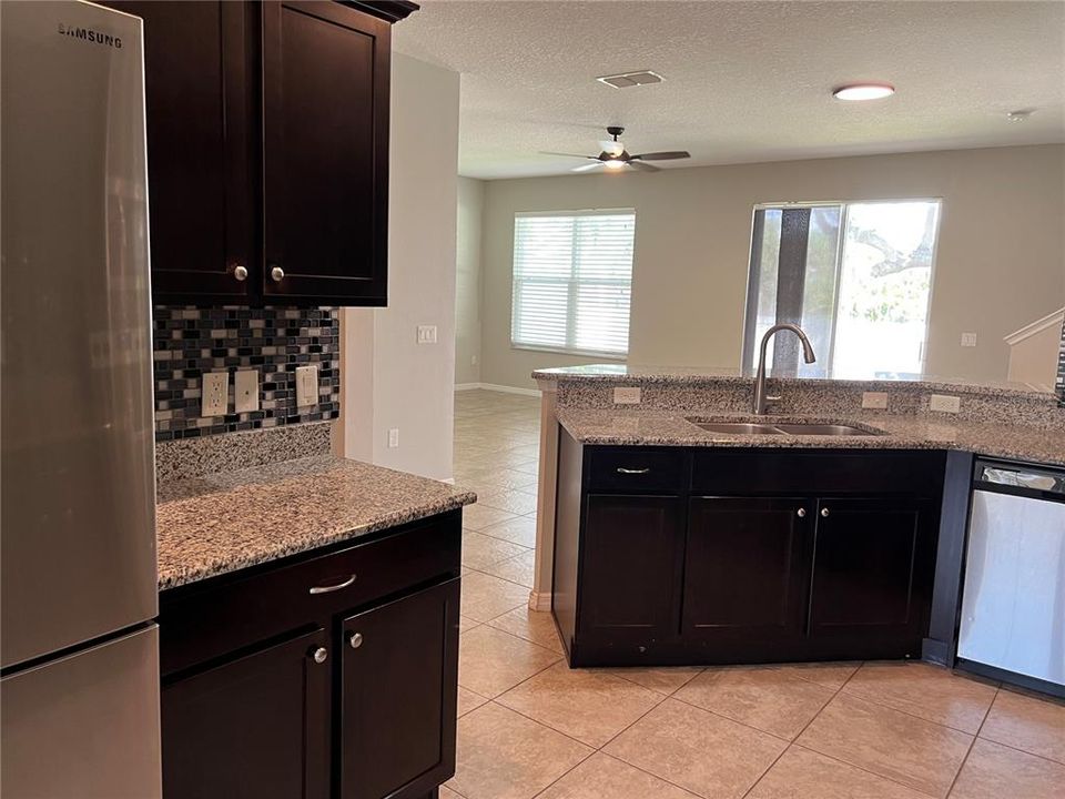 Active With Contract: $1,999 (3 beds, 2 baths, 1832 Square Feet)