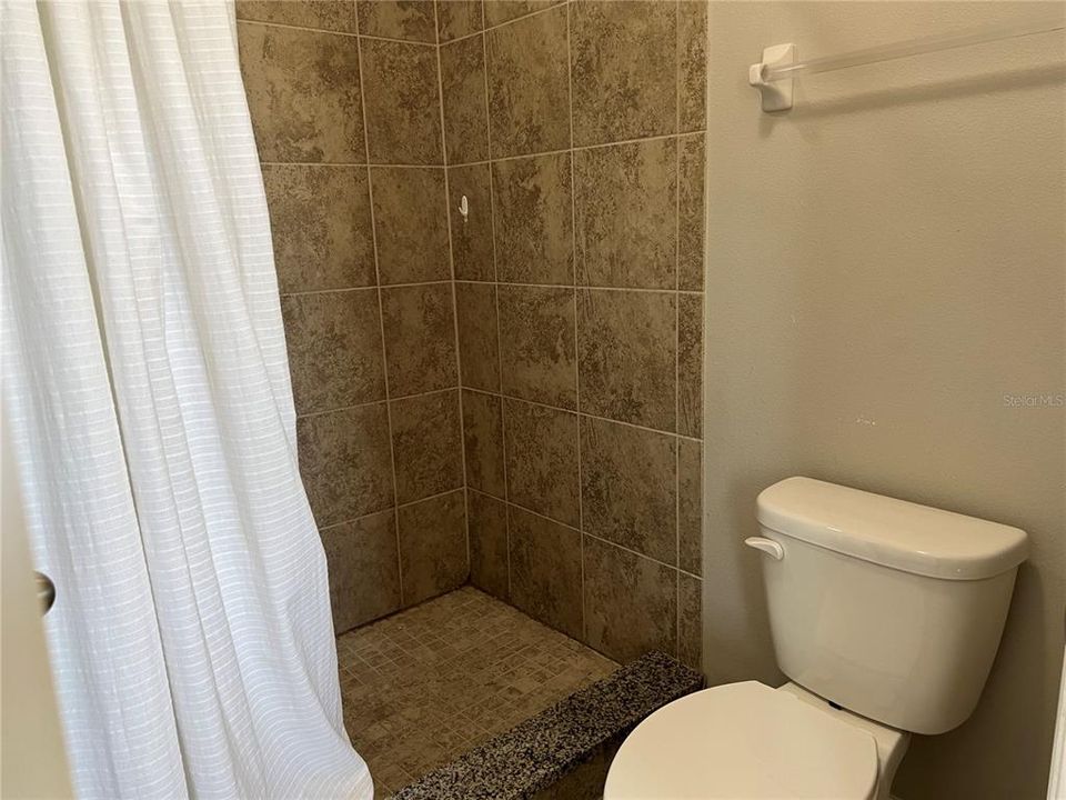 Active With Contract: $1,999 (3 beds, 2 baths, 1832 Square Feet)