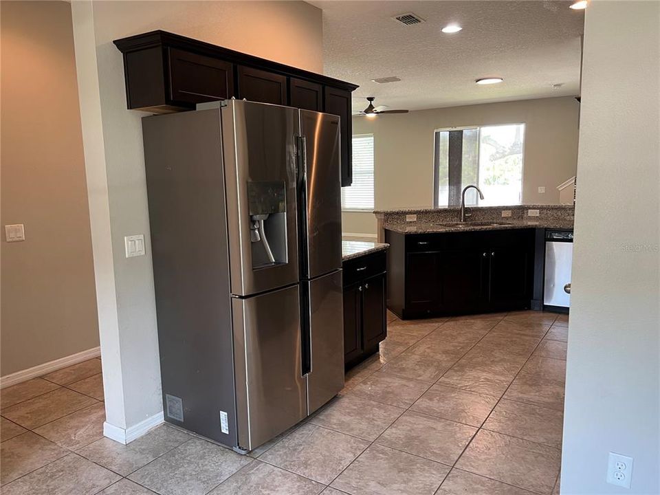 Active With Contract: $1,999 (3 beds, 2 baths, 1832 Square Feet)