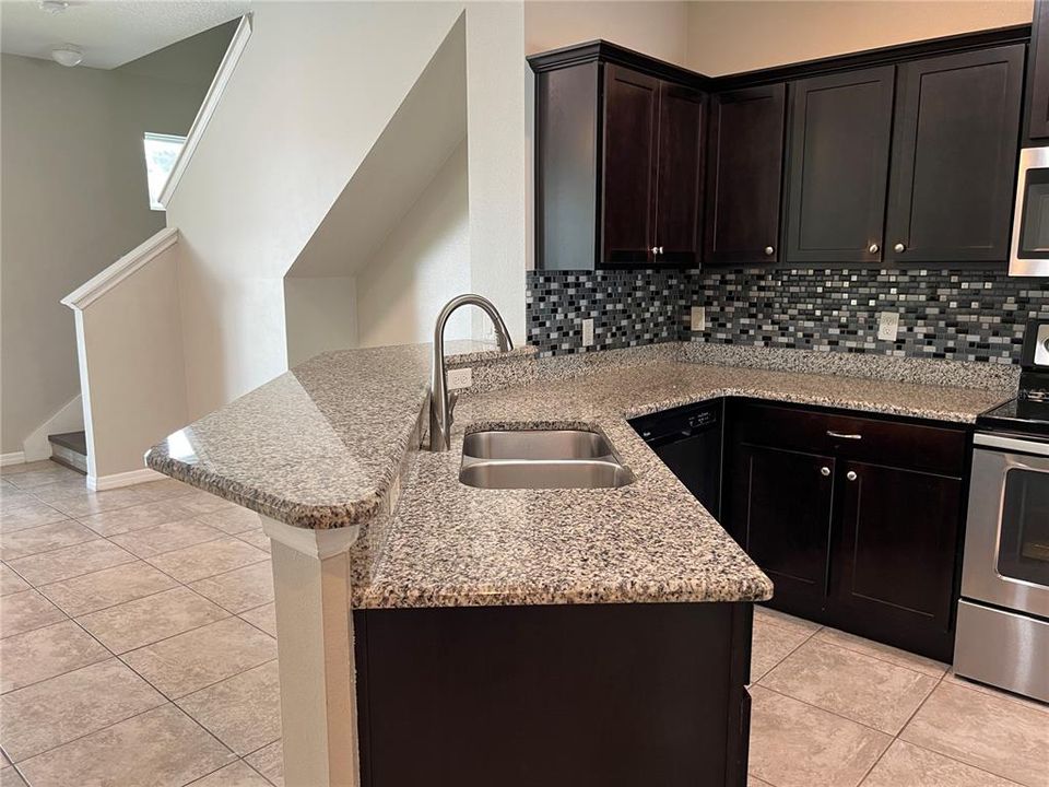 Active With Contract: $1,999 (3 beds, 2 baths, 1832 Square Feet)