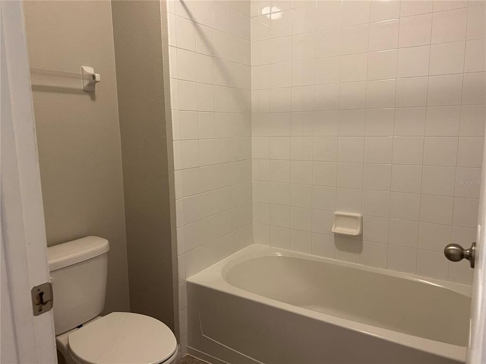 Active With Contract: $1,999 (3 beds, 2 baths, 1832 Square Feet)