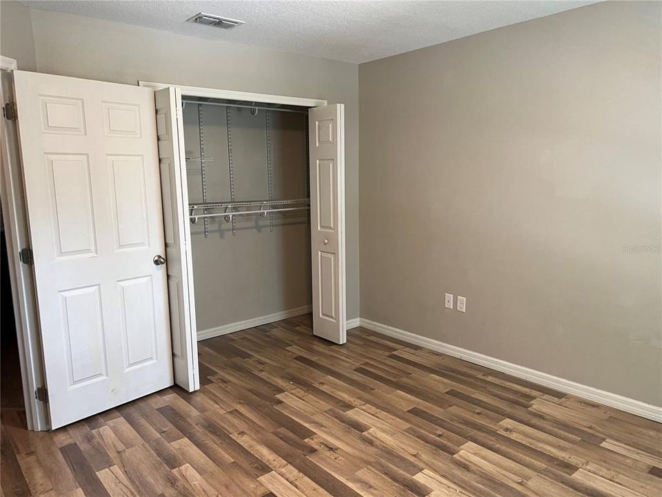 Active With Contract: $1,999 (3 beds, 2 baths, 1832 Square Feet)