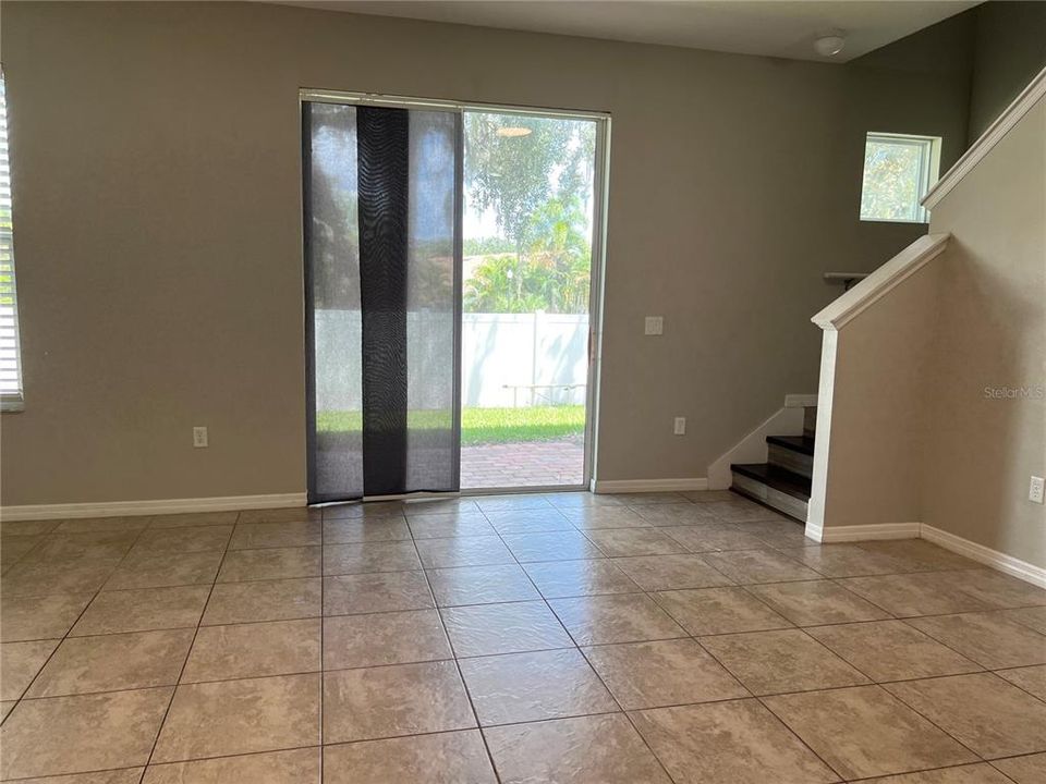 Active With Contract: $1,999 (3 beds, 2 baths, 1832 Square Feet)