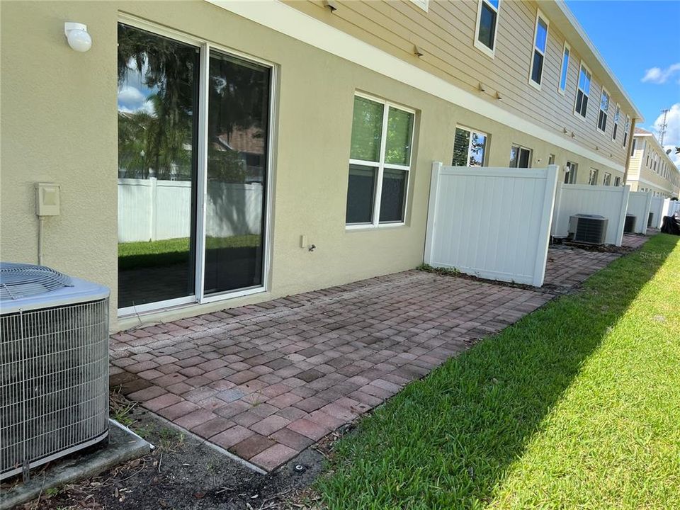 Active With Contract: $1,999 (3 beds, 2 baths, 1832 Square Feet)