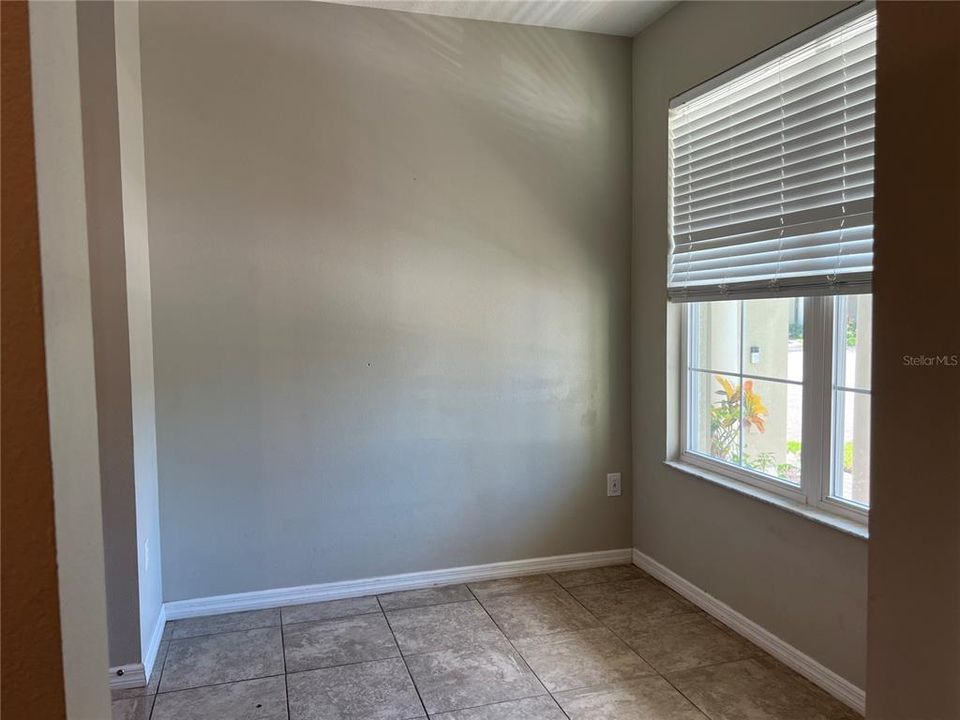 Active With Contract: $1,999 (3 beds, 2 baths, 1832 Square Feet)