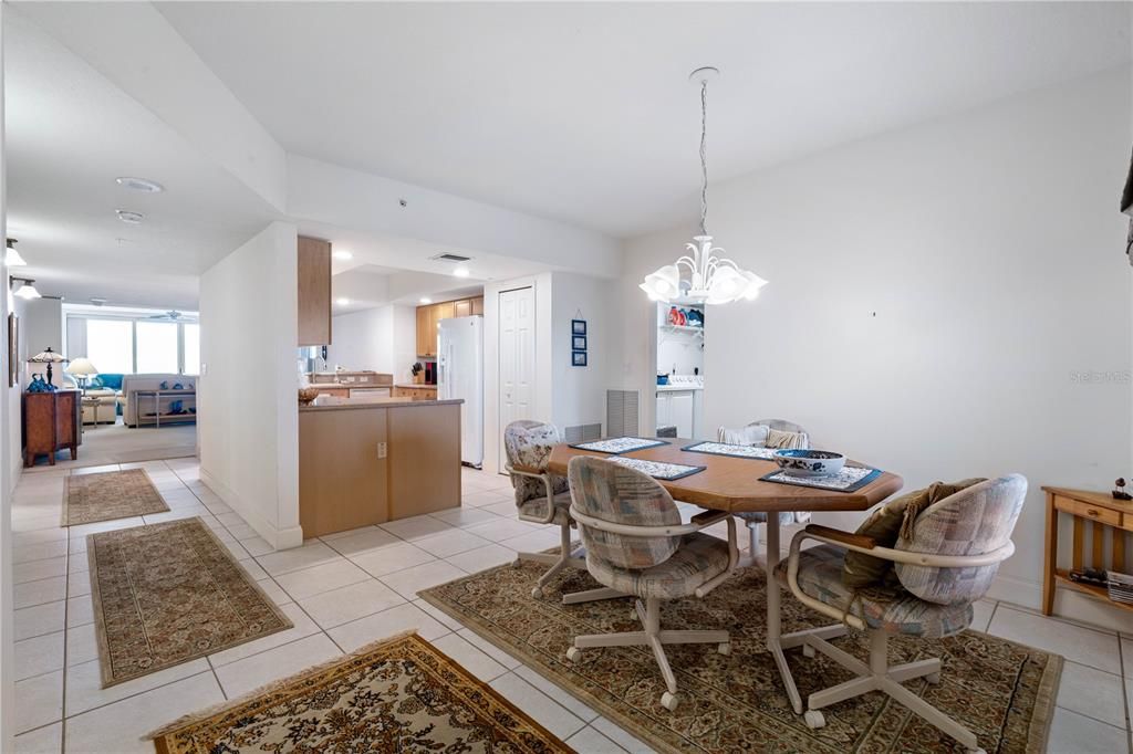 Active With Contract: $539,000 (3 beds, 3 baths, 2215 Square Feet)
