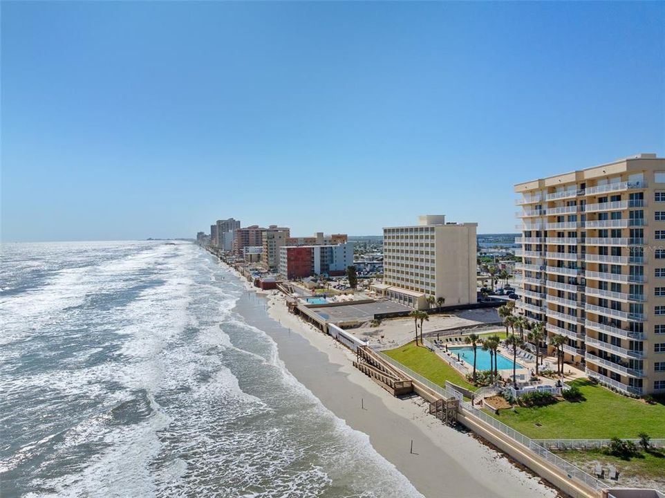 Active With Contract: $539,000 (3 beds, 3 baths, 2215 Square Feet)