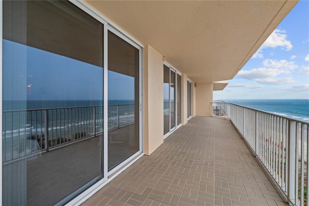 Active With Contract: $539,000 (3 beds, 3 baths, 2215 Square Feet)