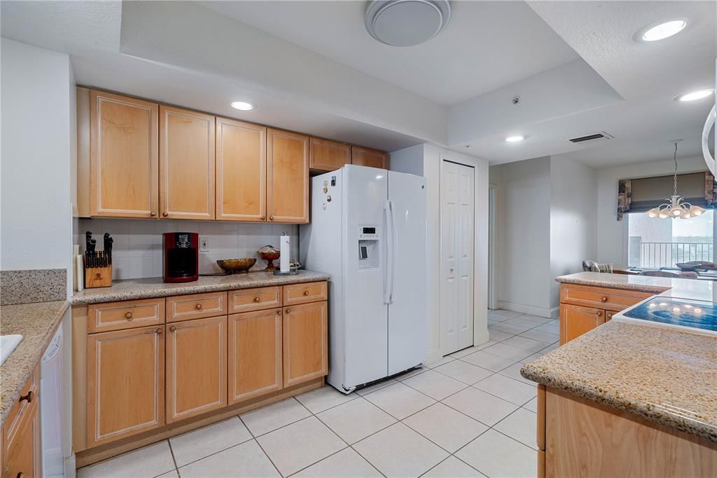Active With Contract: $539,000 (3 beds, 3 baths, 2215 Square Feet)