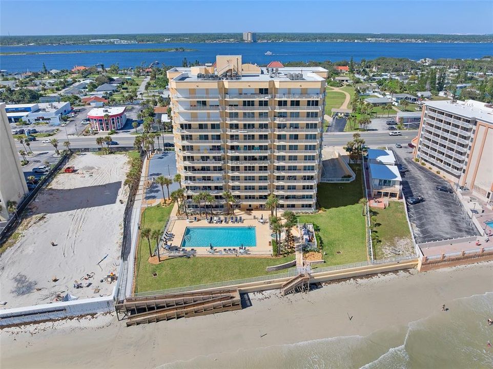 Active With Contract: $539,000 (3 beds, 3 baths, 2215 Square Feet)