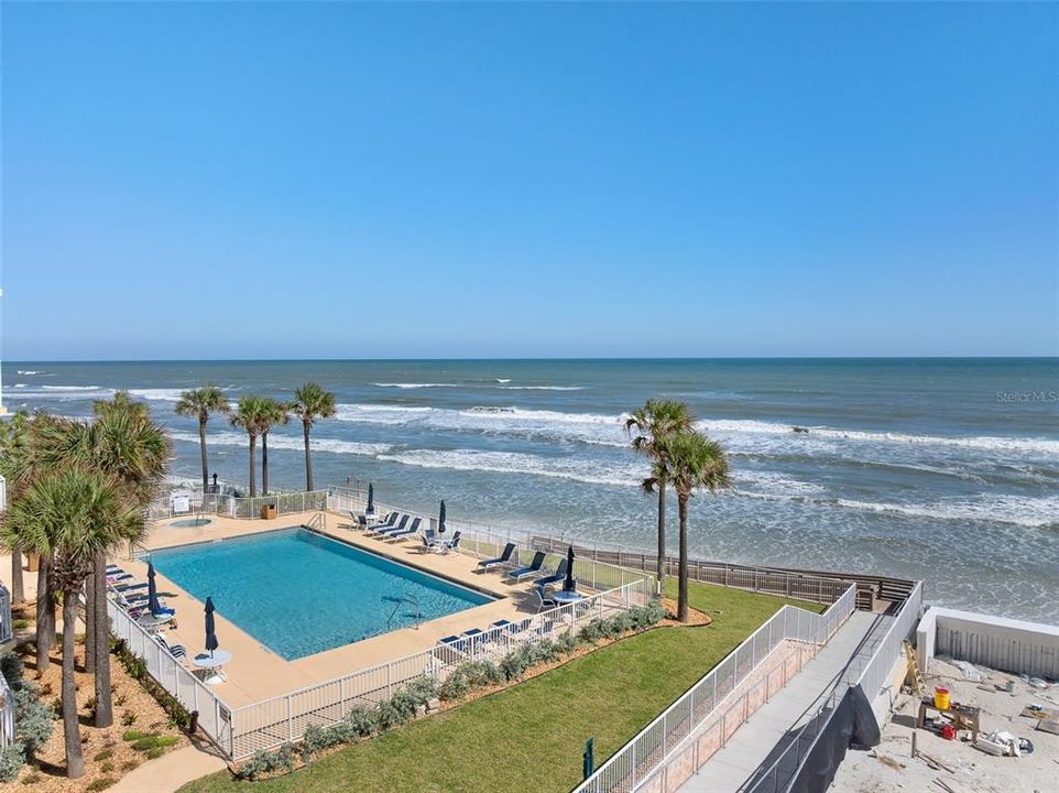 Active With Contract: $539,000 (3 beds, 3 baths, 2215 Square Feet)