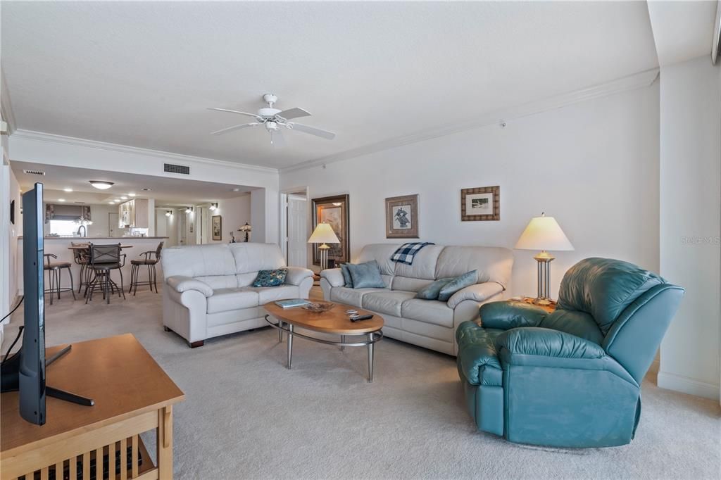 Active With Contract: $539,000 (3 beds, 3 baths, 2215 Square Feet)