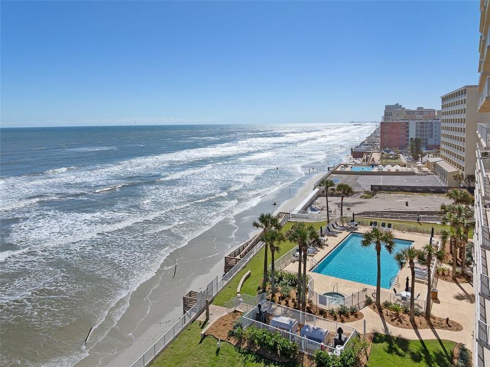 Active With Contract: $539,000 (3 beds, 3 baths, 2215 Square Feet)