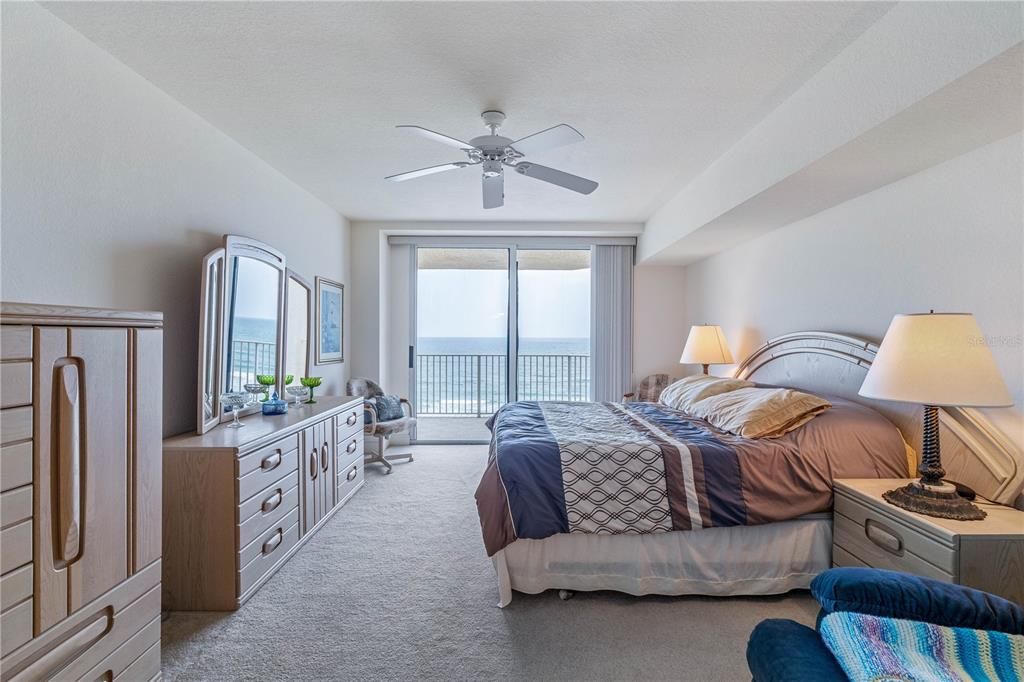 Active With Contract: $539,000 (3 beds, 3 baths, 2215 Square Feet)