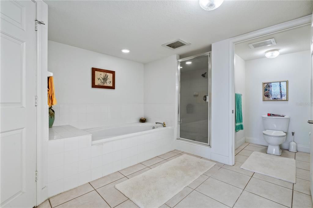 Active With Contract: $539,000 (3 beds, 3 baths, 2215 Square Feet)
