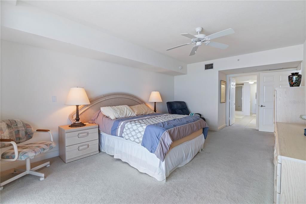 Active With Contract: $539,000 (3 beds, 3 baths, 2215 Square Feet)