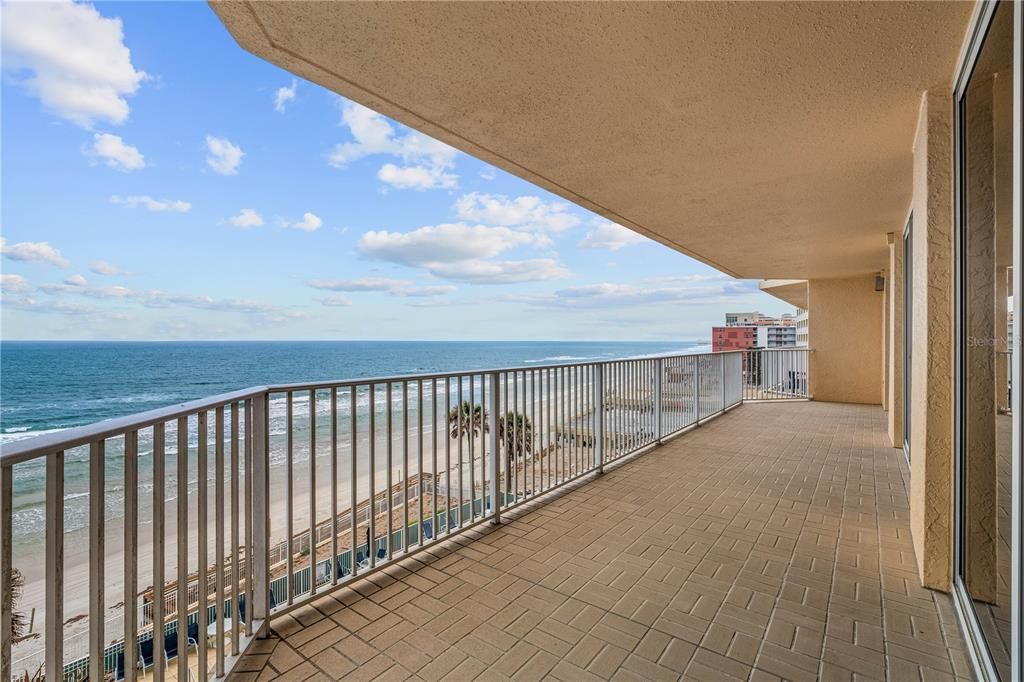 Active With Contract: $539,000 (3 beds, 3 baths, 2215 Square Feet)