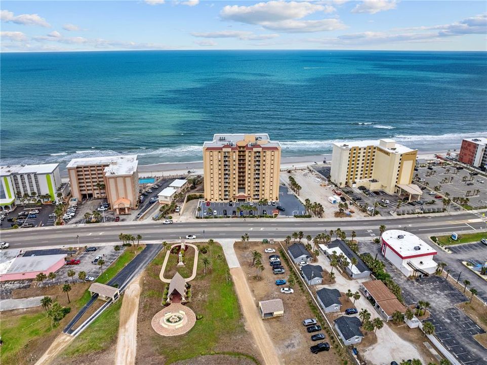 Active With Contract: $539,000 (3 beds, 3 baths, 2215 Square Feet)