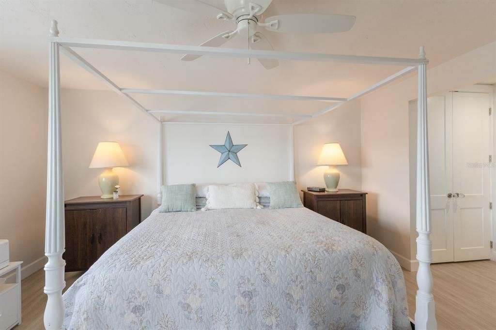 For Sale: $1,249,900 (2 beds, 2 baths, 1259 Square Feet)