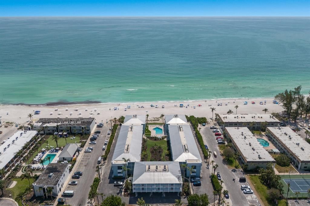 For Sale: $1,249,900 (2 beds, 2 baths, 1259 Square Feet)